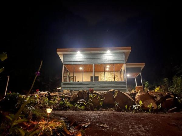 Na fotografii je vidět objekt Chalet Luna y Miel nacházející se ve městě Dulce Nombre.