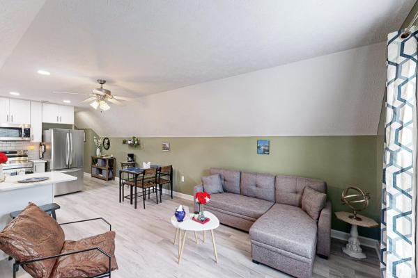 A la foto es mostra l'objecte Tranquil Oasis Unit B situat a la ciutat de Johnsonville.