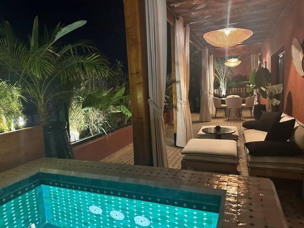 Na fotografii je vidět objekt Roof top terrasse Centre-Gueliz JACUZZI nacházející se ve městě Marakéš.