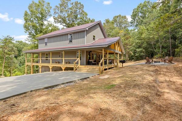 5 Bedroom Huge Luxury Cabin Perfect For Family Getaway - Lake Lanier, GA