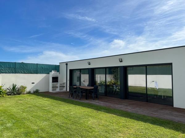 A la foto es mostra l'objecte Villa bord de plage situat a la ciutat de Belinho.