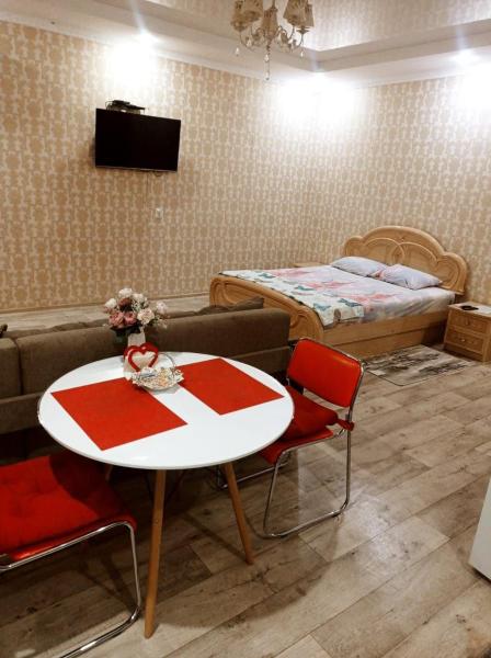 På billedet ses objektet VIP 2 Квартира-студия 1ком beliggende i byen Uralʼsk.