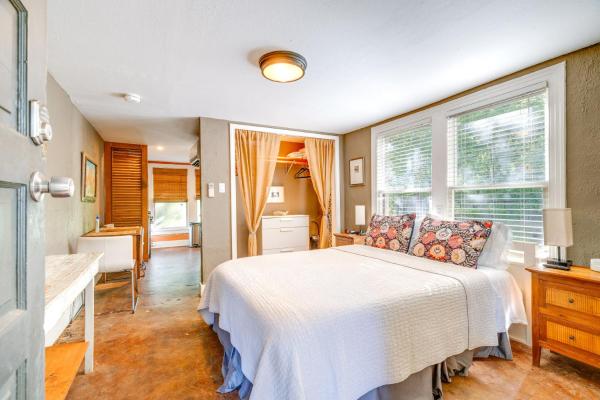 A la foto es mostra l'objecte 4 Mi to Dtwn Pet-Friendly Austin Studio situat a la ciutat de Austin.