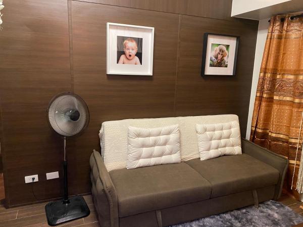 A la foto es mostra l'objecte Makati Air Luxury Package - Laugh Sleep Brunch Surf 300 mbps Fast situat a la ciutat de Manila.