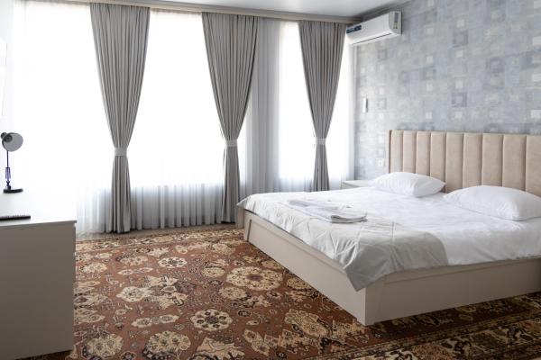 Gladzor Hotel