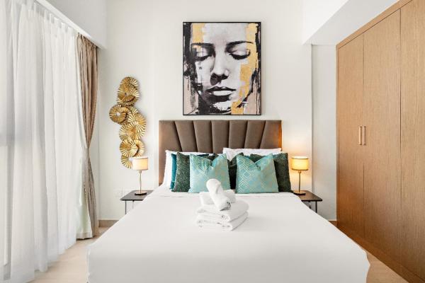 A la foto es mostra l'objecte Stunning Studio w Pool & Gym situat a la ciutat de Dubai.