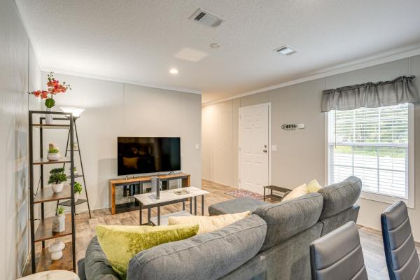 En la foto se muestra el objeto Sleek Home Near Downtown Lakeland with Yard! ubicado en la ciudad de Lakeland.