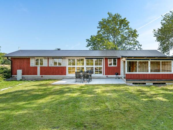 写真にはEldsberga市にあるHoliday Home Solhaga by Interhomeが写っています。