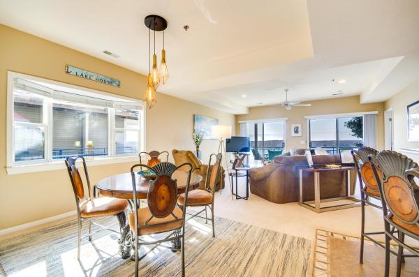 Foto 3: Family Condo w/ Views & Pool Access in Lake Ozark!