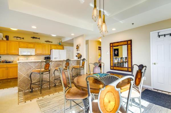Foto 4: Family Condo w/ Views & Pool Access in Lake Ozark!