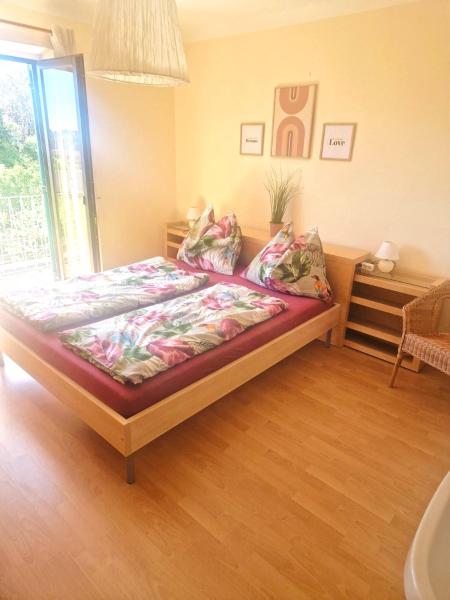 The photo shows the Gästehaus Anna Top 2 located in the city of Gartenstadt.