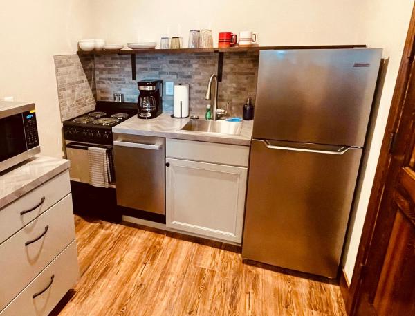 A la foto es mostra l'objecte Elk Ridge Village Cabin 301E Cozy cabin with views of Flathead Lake and the Swan mountains situat a la ciutat de Lakeside.