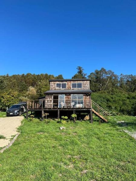 A la foto es mostra l'objecte Cabaña en Playa Maqui, Frutillar situat a la ciutat de Frutillar.