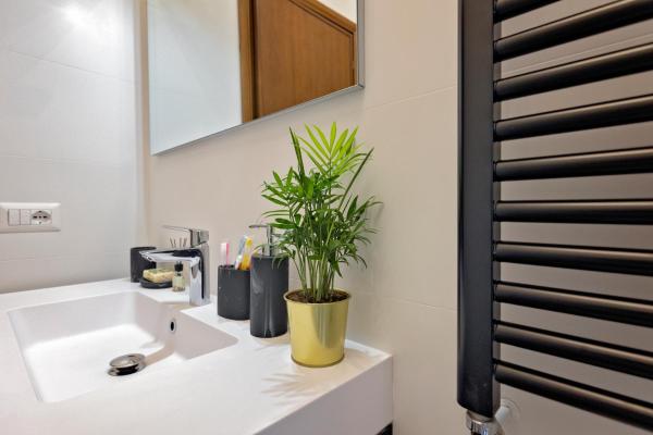 Fotografie 8: 2BR Flat by Metro - 6min to Colosseo - Full Kitchen - Wi-Fi - A-C
