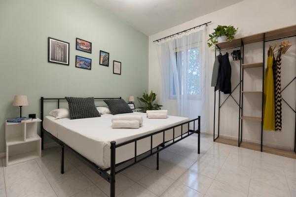 2br Flat By Metro - 6min To Colosseo - Full Kitchen - Wi-fi - A-c - Roma