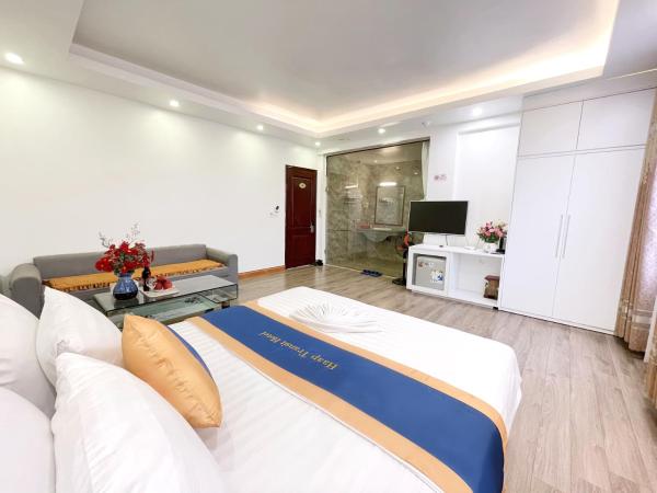 На фото показан объект HAAP Transit Hotel, расположенный в городе Phù Xá Ðoài.