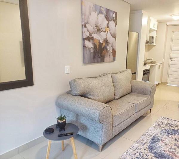 Photo 3 : Executive studio at brand new Millennial Umhlanga