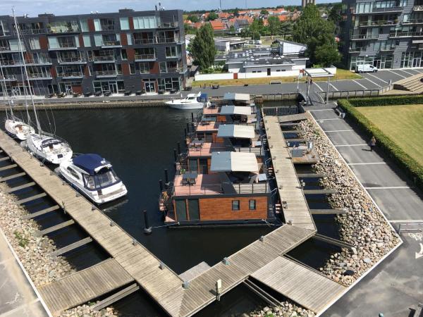 写真にはニュークビン・ファルスター市にあるMarinaVillaが写っています。