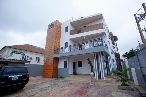 A la foto es mostra l'objecte AGh international Serviced Apartments situat a la ciutat de Moniya.