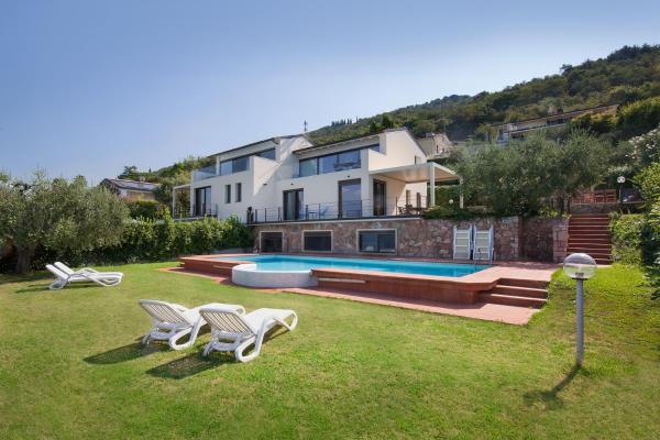 En la foto se muestra el objeto Casa Willhelm-Piscina e vista lago ubicado en la ciudad de Albisano.
