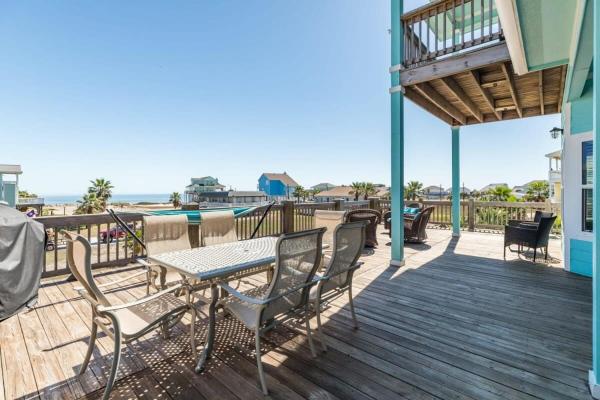 A la foto es mostra l'objecte 180 Degree Water Views, Huge Deck, Perfect Sunrise Spot, Great Layout! situat a la ciutat de Freeport.