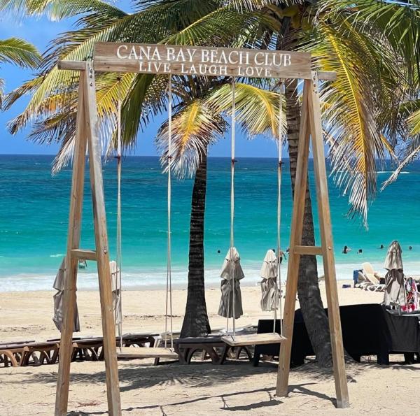 På billedet ses objektet Beautiful property across from HardRock hotel with free casino Private beach club and golf course We now take google pay Apple Pay and PayPal beliggende i byen Punta Cana.
