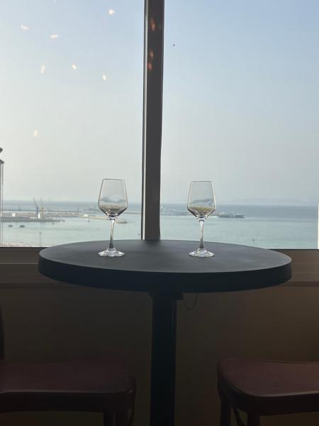 照片显示了位于Charf市的La vue物件。