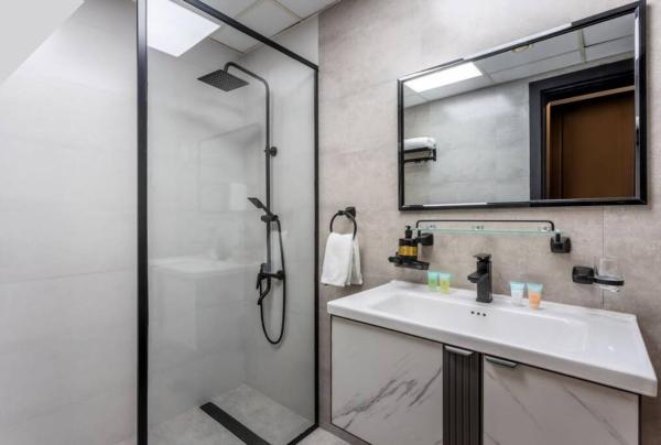 Photo 6 : Studio with Private Jacuzzi - Damac Lagovista