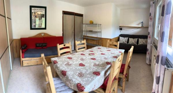 På billedet ses objektet Résidence Canteneige - Appart 6 couchages Vue dégagée sur Montagne départ télésiège MAE-9661 beliggende i byen Sainte-Marie.