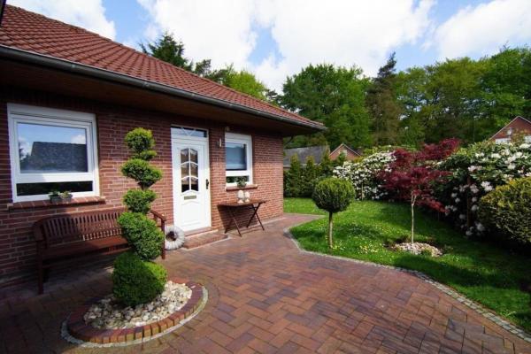 A la foto es mostra l'objecte Ferienhaus in Wichte mit Grill, Terrasse und Garten situat a la ciutat de Berumbur.