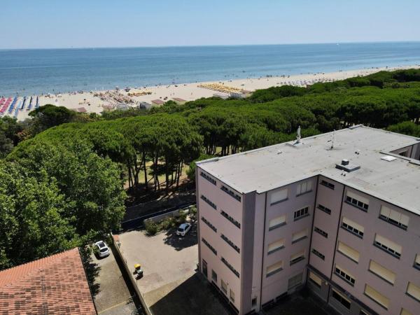 På billedet ses objektet Meet Hostel Cervia beliggende i byen Cervia.