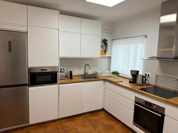 En la foto se muestra el objeto Cabo Sardão Guest House - Apartment ubicado en la ciudad de Cavaleiro.