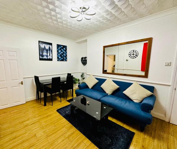 Na zdjęciu widoczny jest obiekt 3 Bed House in Reading położony w mieście Reading.