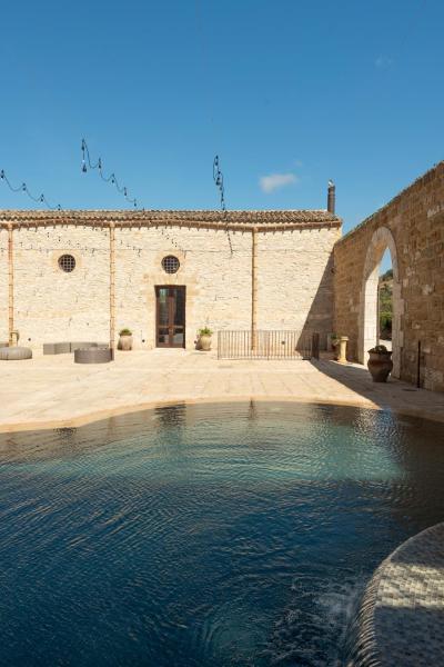 Nella foto è visibile l'oggetto Tenute Baglio Passofondo situato nella città di Sirignano.
