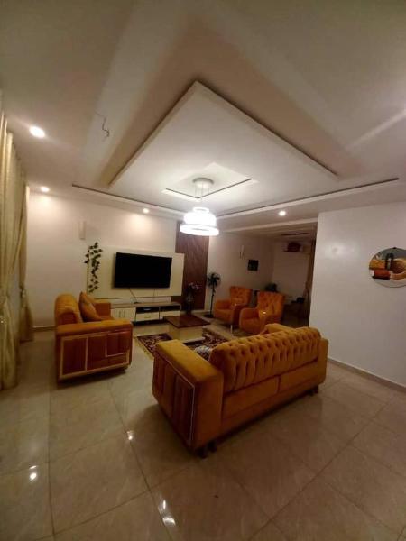 A la foto es mostra l'objecte Two bedroom property in Abuja situat a la ciutat de Garki.