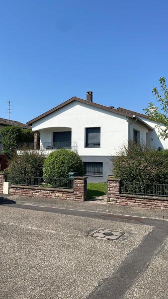 På billedet ses objektet Chambre à Hoenheim à 10 min de Strasbourg une chambre cosy beliggende i byen Hoenheim.