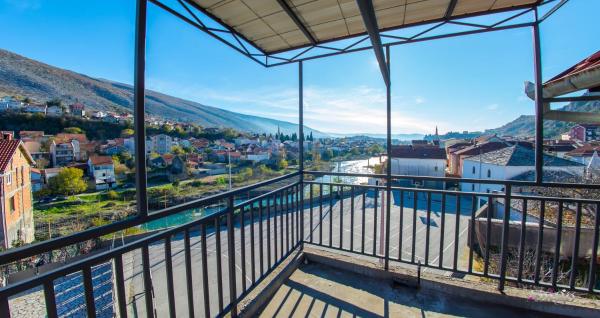 A la foto es mostra l'objecte Wild River Apartments situat a la ciutat de Mostar.