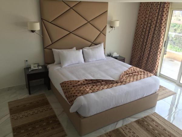 A la foto es mostra l'objecte Royal Maadi Hotel situat a la ciutat de El Caire.