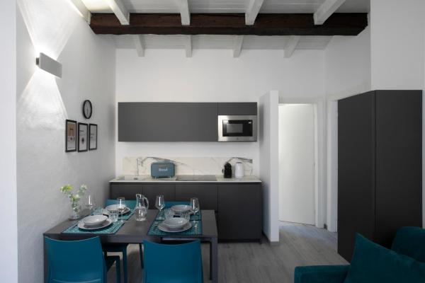 The photo shows the Apartment La Trave in Como city center located in the city of Como.