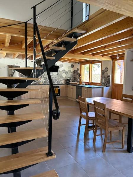 A la foto es mostra l'objecte Location La Grange de Routgé - 4 étoiles situat a la ciutat de Roquefort.