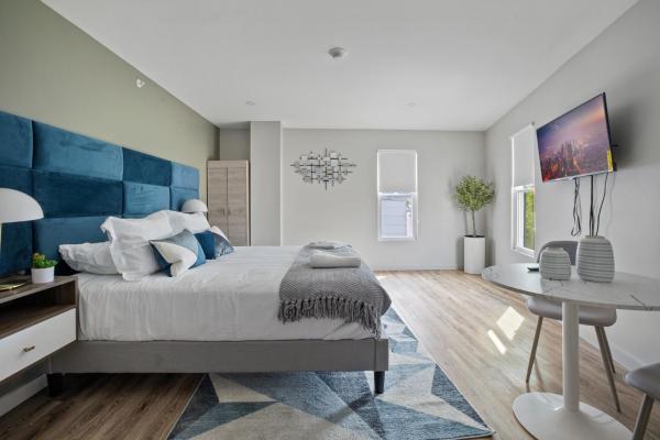 På billedet ses objektet Cottage Suites beliggende i byen New Hampton.