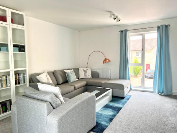 Na foto é possível ver o objeto New Spacious Cambridge Townhouse 3bed-3bath localizado na cidade de Long Stanton.