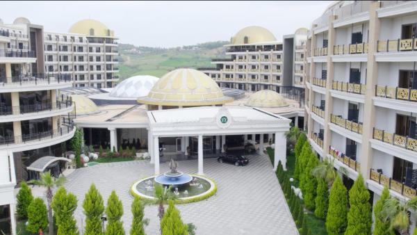 På billedet ses objektet Grand Termal Yalova Resort Hotel & Spa beliggende i byen Kadıköy.