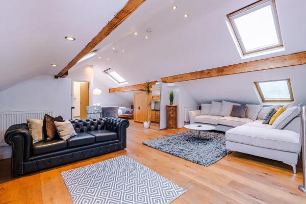 På billedet ses objektet Apartment Suites by Staycay - Cheadle Hulme beliggende i byen Bramhall.