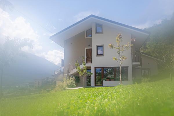 På billedet ses objektet La casa delle farfalle - CIR VDA SARRE 0001 beliggende i byen Aosta.