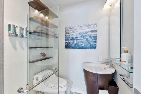Фотография 4: Spacious Studio in the Heart of FTL Hot Tub