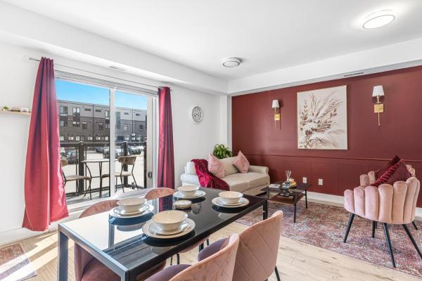 A la foto es mostra l'objecte Vibrant 2BR Gateway with Free Parking & 7 Mins to the Falls situat a la ciutat de Niagara Falls.