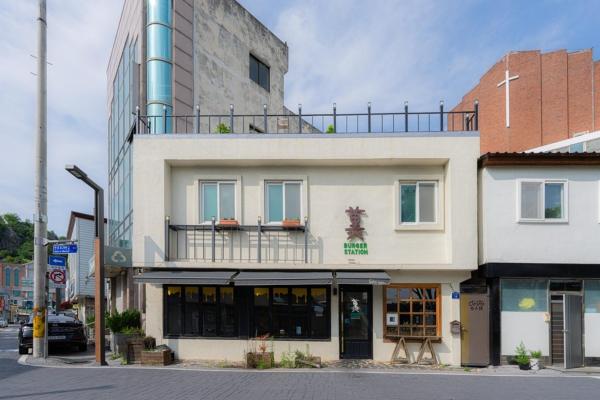 A la foto es mostra l'objecte Mokpo Soho situat a la ciutat de Taeban-dong.