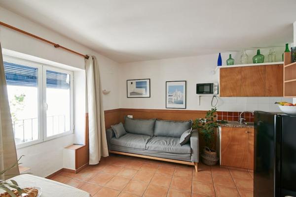 照片显示了位于Cadaqués市的Horta III - Loft - Cadaqués物件。