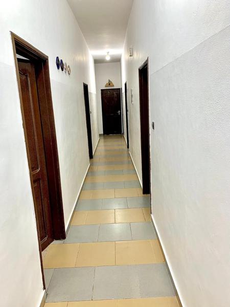 Na fotografii je vidět objekt Yann Guest house nacházející se ve městě Godomè.